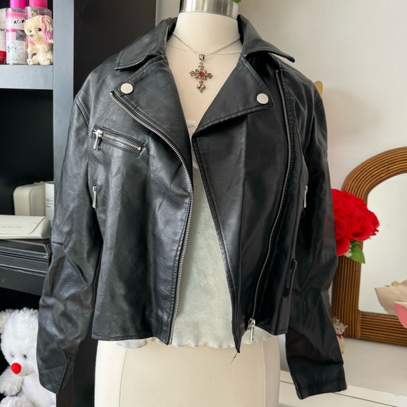 Black leather effect biker jacket - Picture 2 of 8
